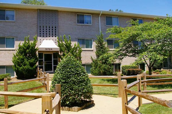 Carousel Court apartments in Alexandria, VA