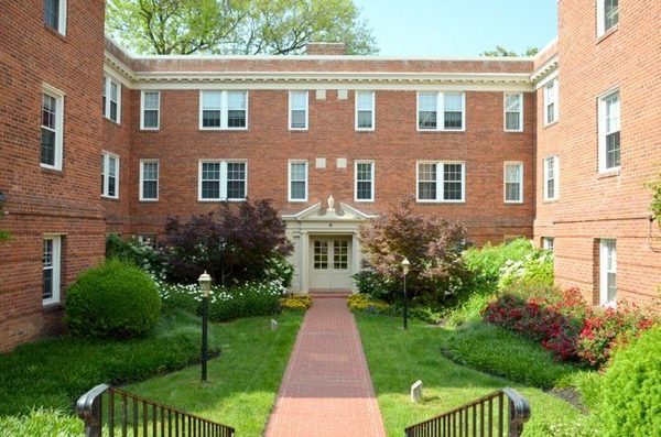 Manor House Apartments apartments in Alexandria, VA
