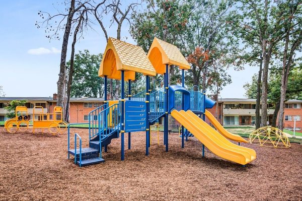 Brookdale at Mark Center Apartment Homes apartments in Alexandria, VA