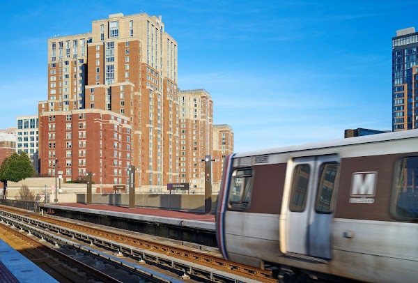 Meridian 2250 at Eisenhower Station apartments in Alexandria, VA