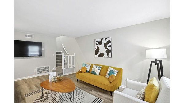 Ellwood Pines apartments