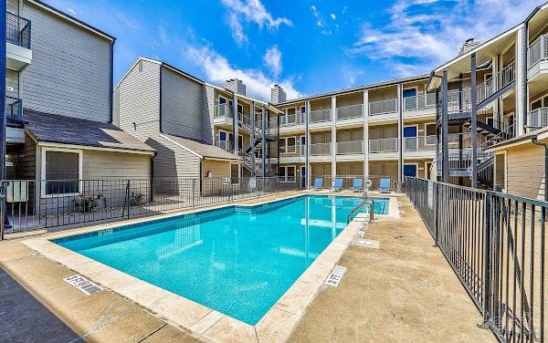 Huntington Pointe apartments in Amarillo, TX