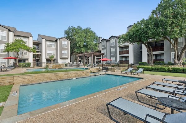 Cobblestone apartments