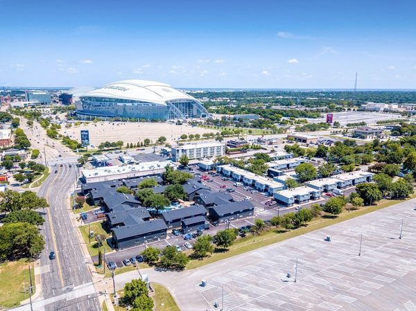 Stadium 700 Apartments apartments