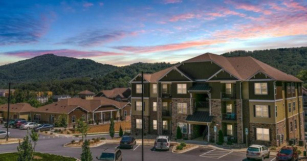 Mountain View apartments in Asheville, NC