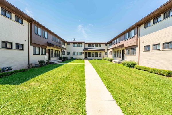 Roanoke Villas Apartments apartments in Auburn Hills, MI