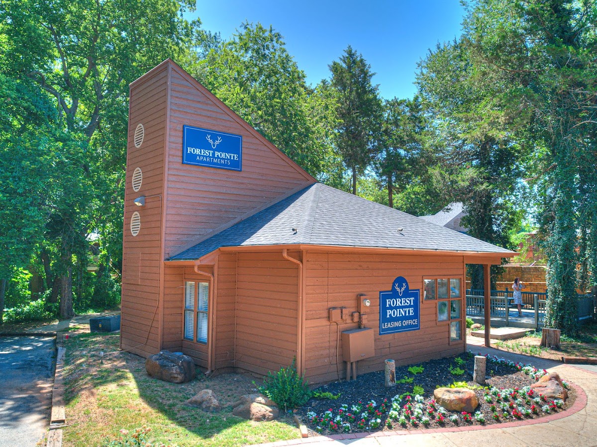 Forest Pointe apartments in Norman, OK