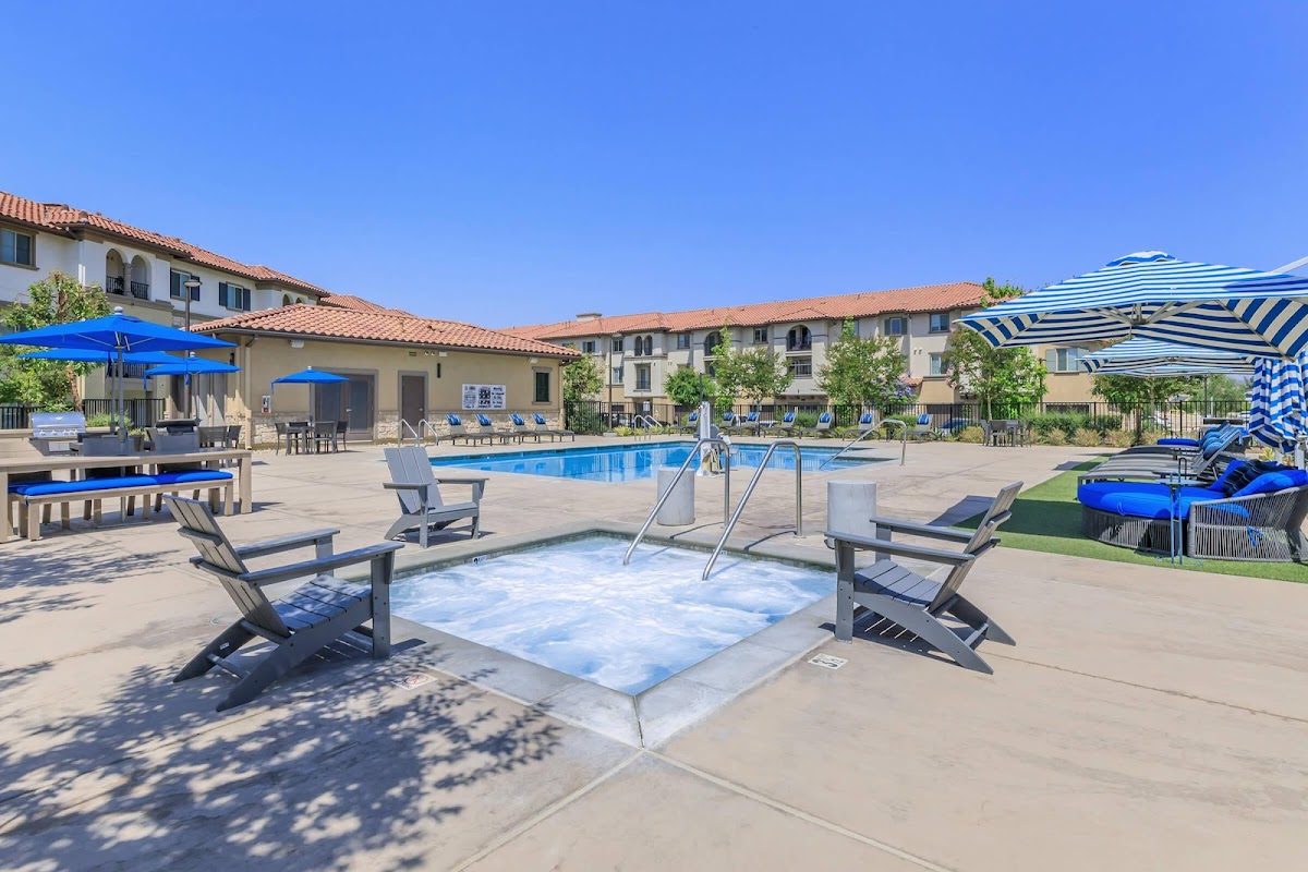 Landing at Arroyo apartments in Simi Valley, CA