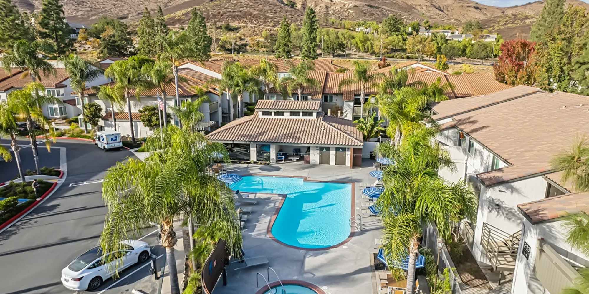 Sofi at Wood Ranch apartments in Simi Valley, CA