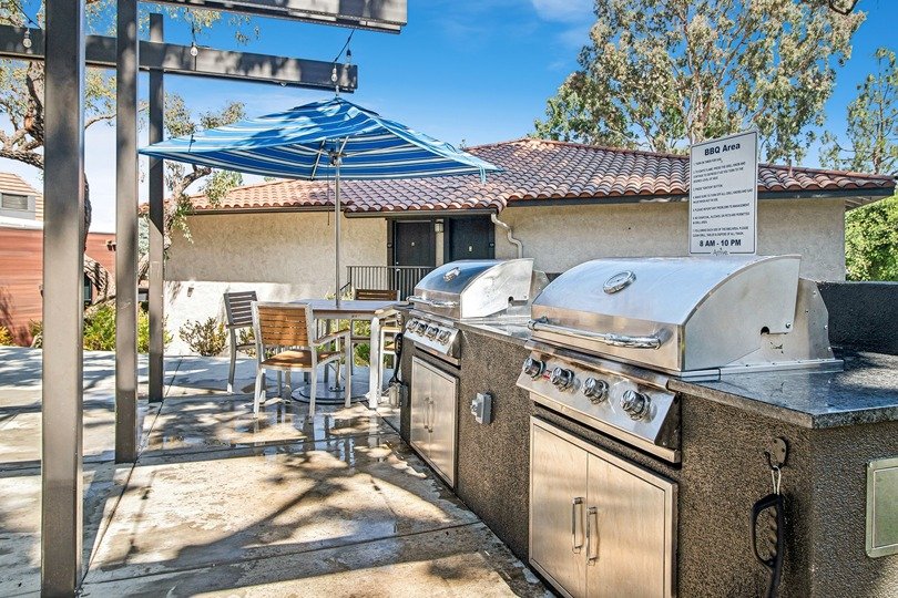 Arrive Rolling Oaks apartments in Thousand Oaks, CA
