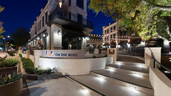 1710 on the Boulevard apartments