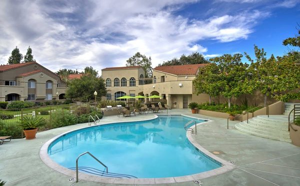 eaves Thousand Oaks apartments