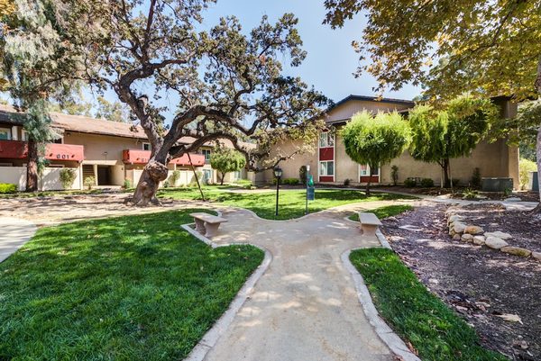 The Meadows At Westlake Village Apartments apartments