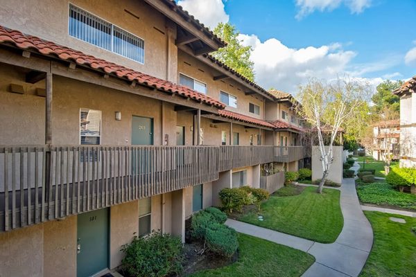 Wilbur Oaks Apartments apartments
