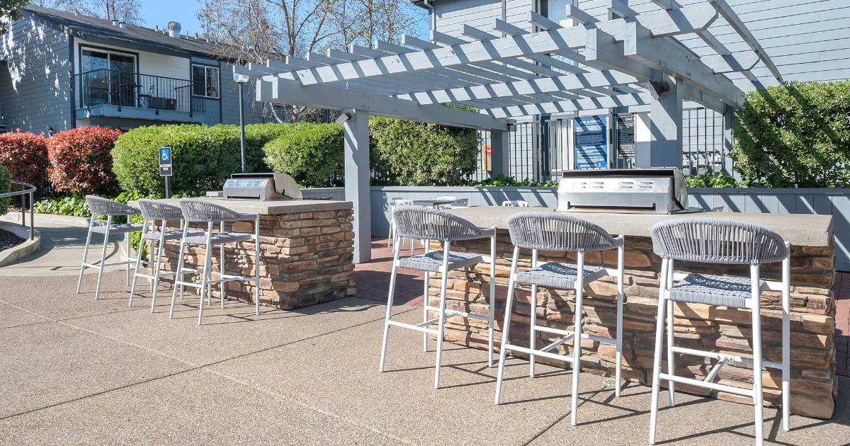 IMT Pleasant Hill apartments in Pleasant Hill, CA