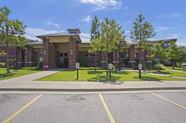Icon at Broken Arrow apartments