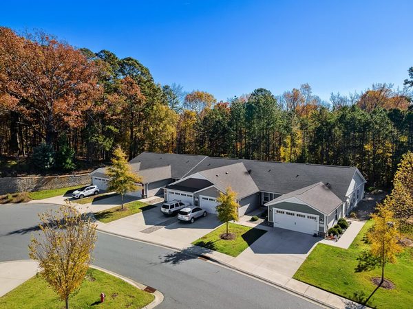 Redwood Concord apartments in Concord, NC