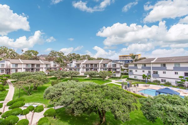 The Beachfronter apartments in Ventura, CA