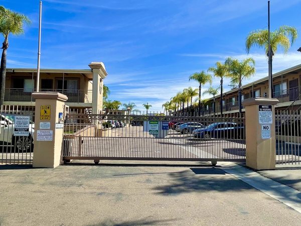 Bella Vista Apartments apartments