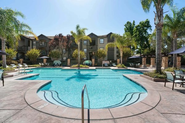River Oaks Apartment Homes apartments