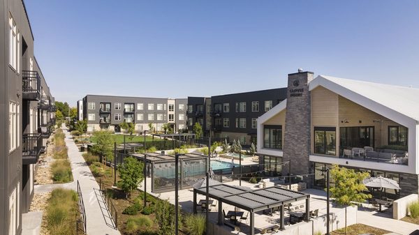 Clovis Point apartments