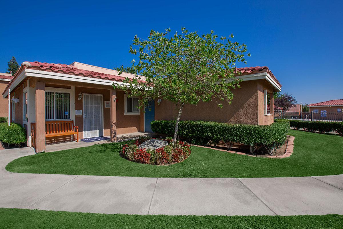 Sunset Pointe apartments in Hesperia, CA