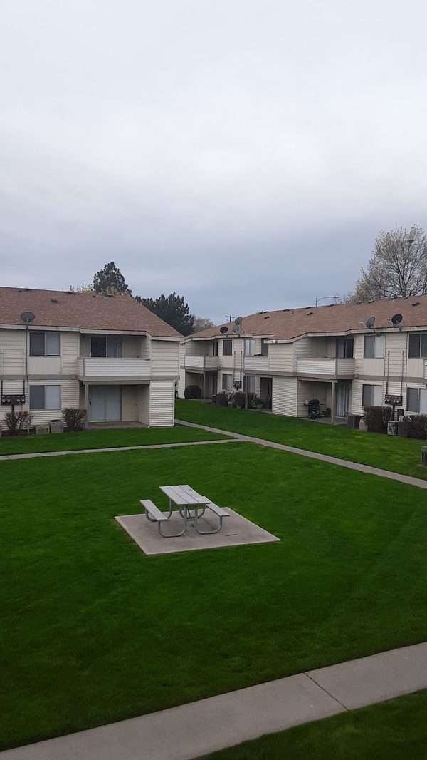 Phoenix Manor/Seville apartments in Kennewick, WA