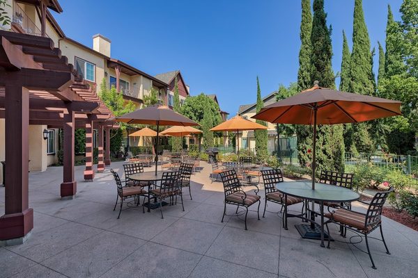 Windsor Court Stratford Place apartments in Westminster, CA