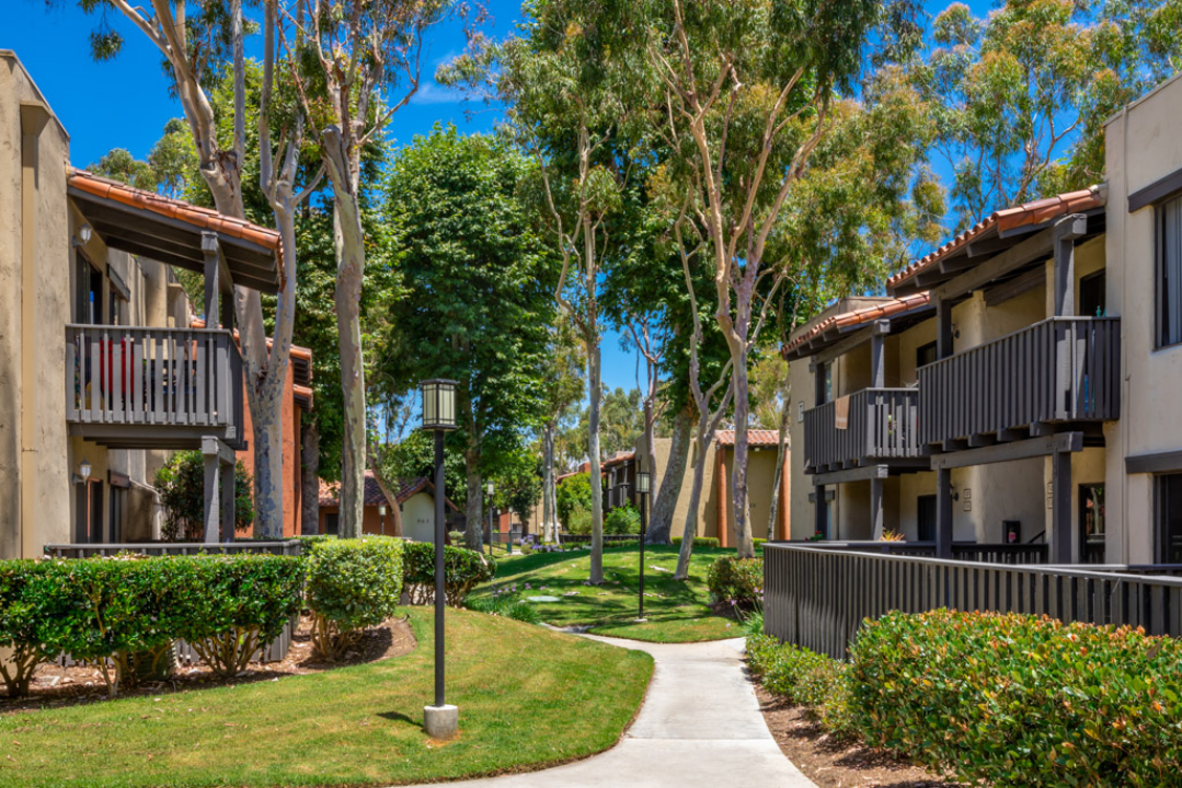 The Huntington Apartments apartments in Huntington Beach, CA