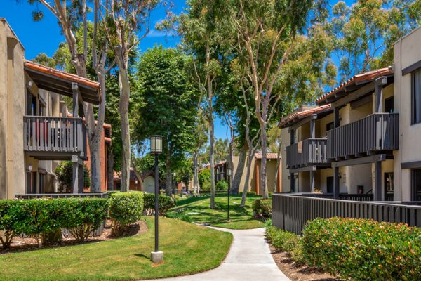 The Huntington Apartments apartments in Huntington Beach, CA