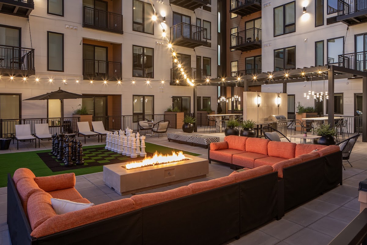 Flats on 94 apartments in Woodbury, MN