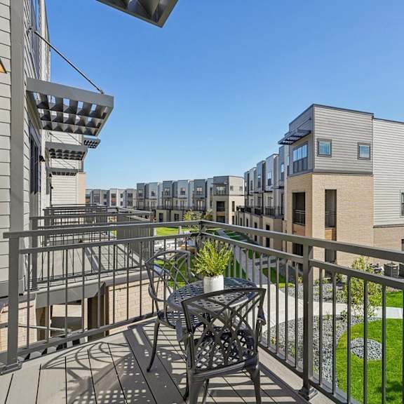 Meridian at CityPlace apartments in Woodbury, MN
