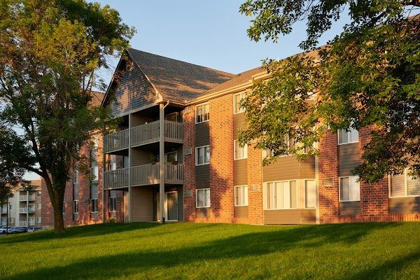 Valley Creek Apartments apartments in Woodbury, MN