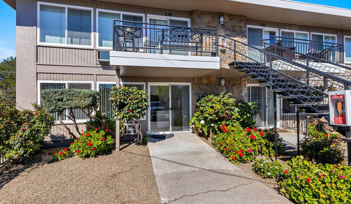 Silverado Gardens apartments in Napa, CA