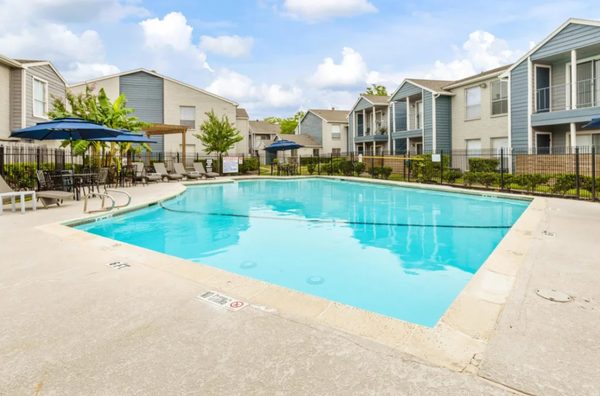 Westbury Crossing apartments in Missouri City, TX