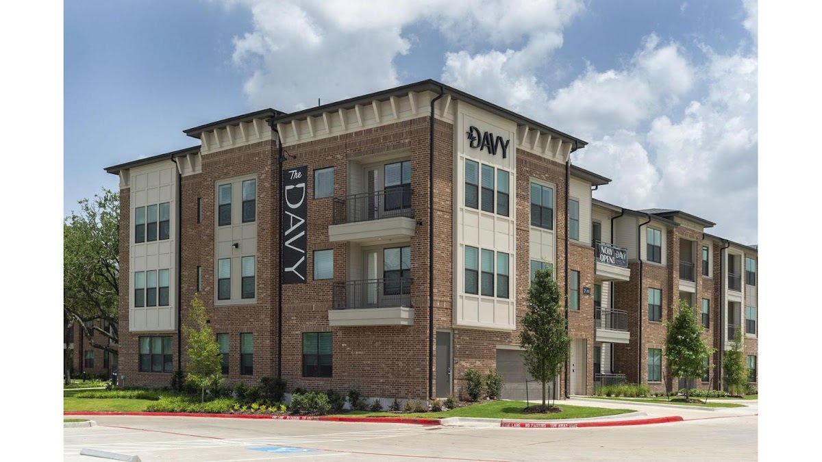 The Davy apartments in Missouri City, TX