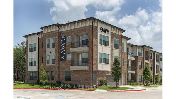 The Davy apartments in Missouri City, TX