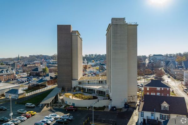 Bowling Green Towers apartments in Bowling Green, KY