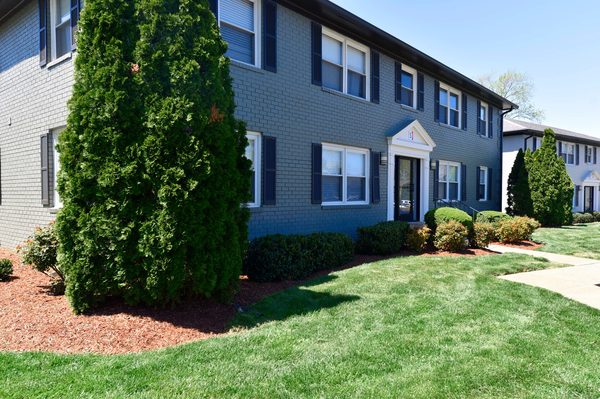 The Enclave apartments in Bowling Green, KY