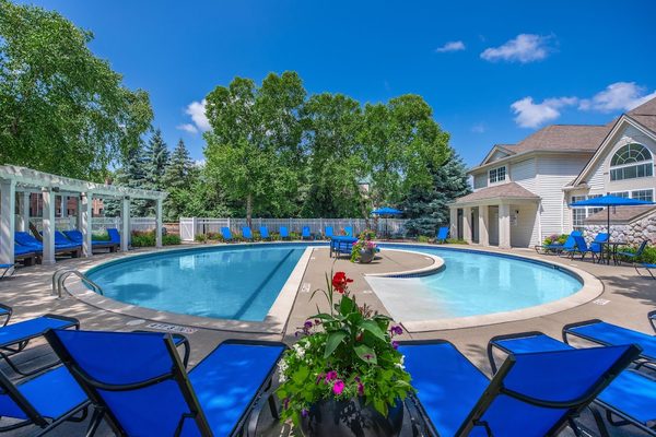 Huntington Parc Townhomes apartments in Southfield, MI