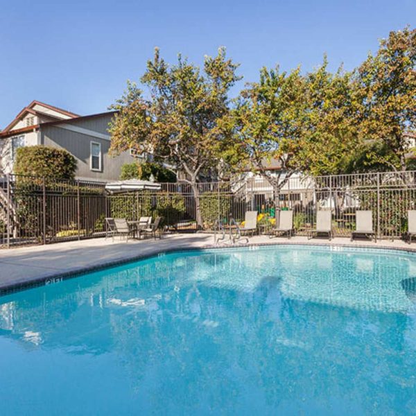 Alderwood Park apartments in Alameda, CA