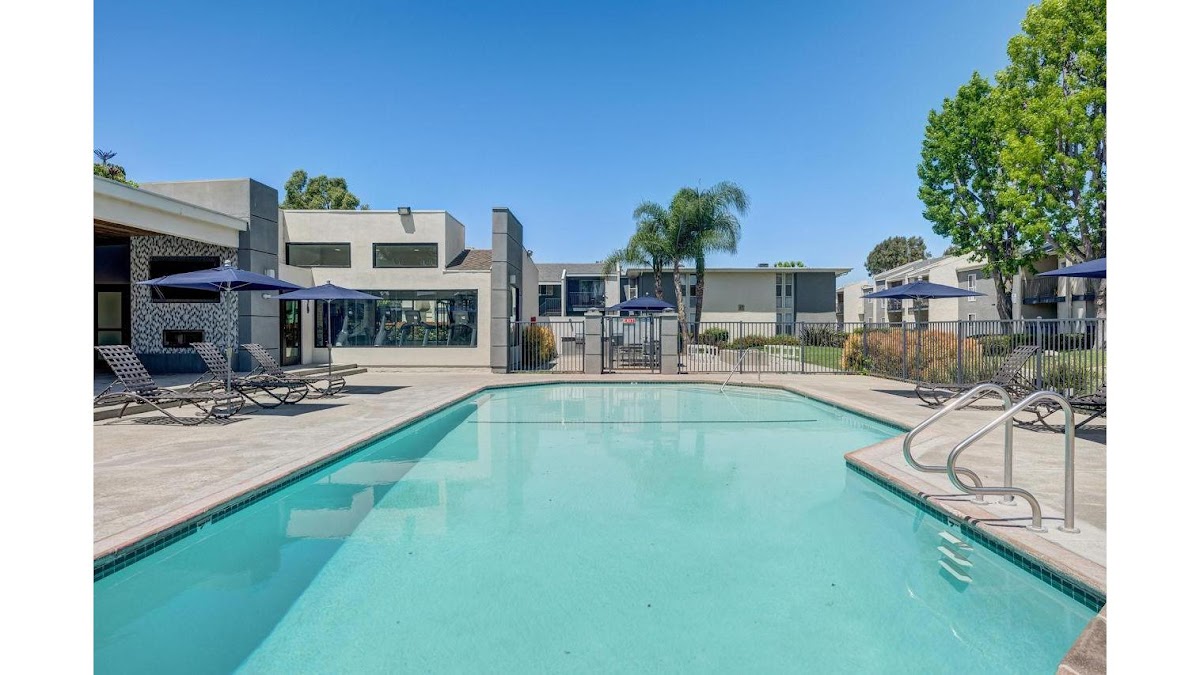 Vicino apartments in Bellflower, CA