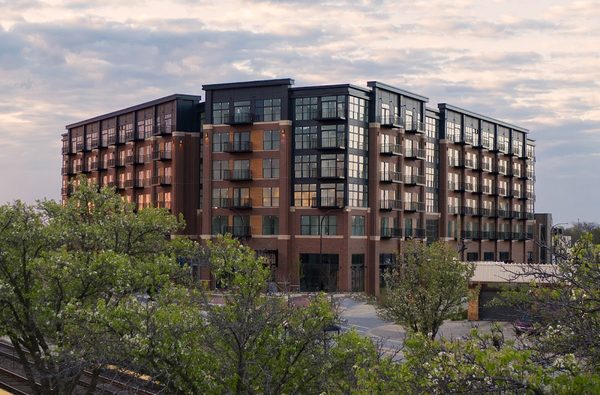 Top of The Mount Apartments apartments in Arlington Heights, IL