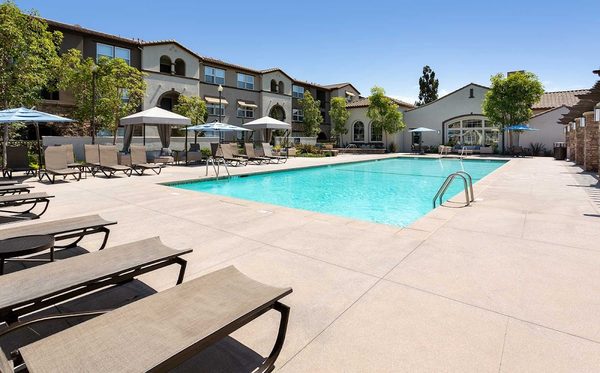 Avalon Camarillo apartments in Camarillo, CA
