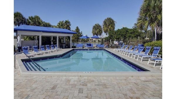 La Morada at Weston apartments in Weston, FL