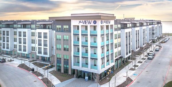 The View at Sapphire Bay apartments in Rowlett, TX