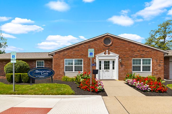 Bradford Lake apartments in Greenwood, IN