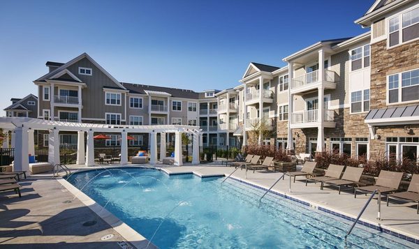 Reserve at Glenview apartments in Skokie, IL
