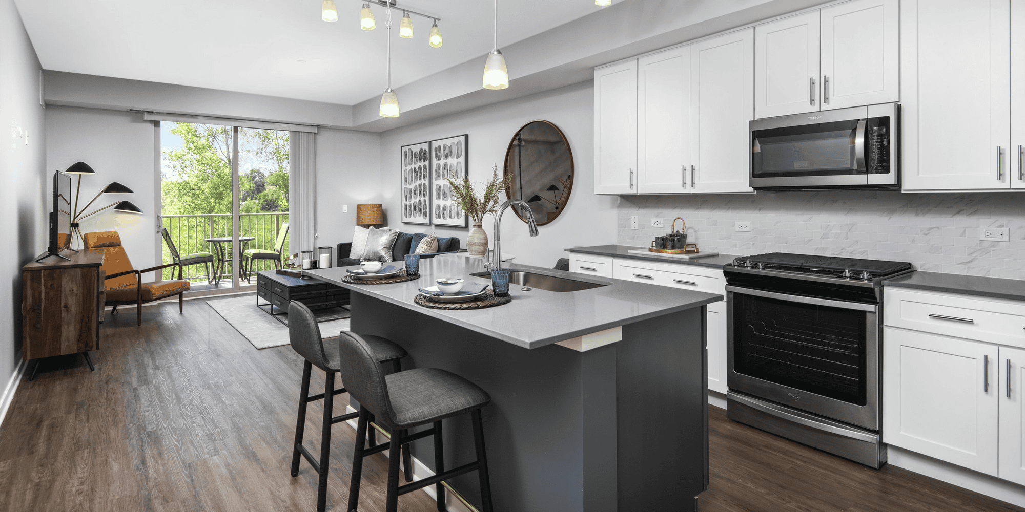 Deer Park Crossing apartments in Palatine, IL