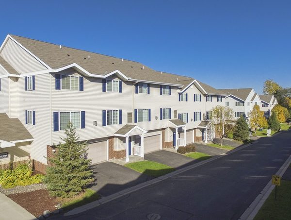 Wyngate Townhomes apartments in Burnsville, MN
